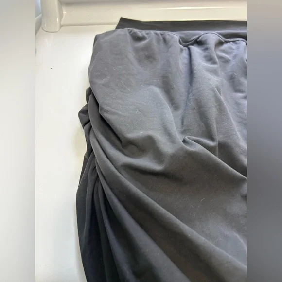 Athleta Black Ruched Transend Skort - Picture 2 of 11